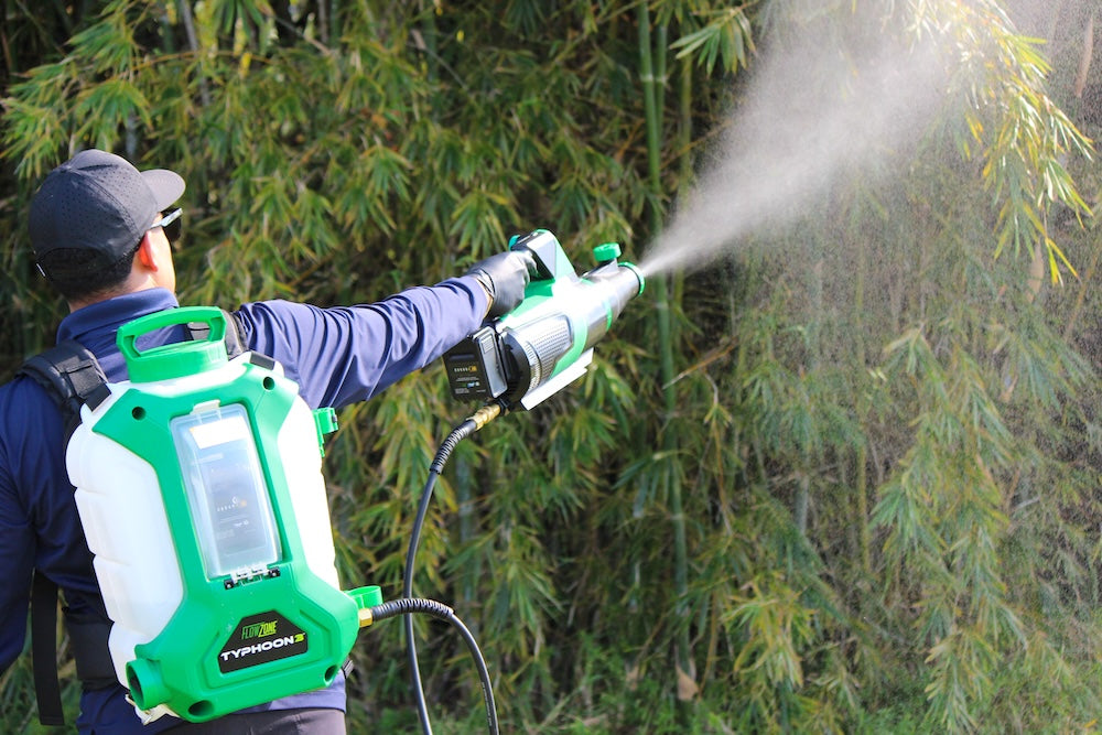 FlowZone® Lithium-Ion Battery Powered Sprayers | Dump the Pump™
