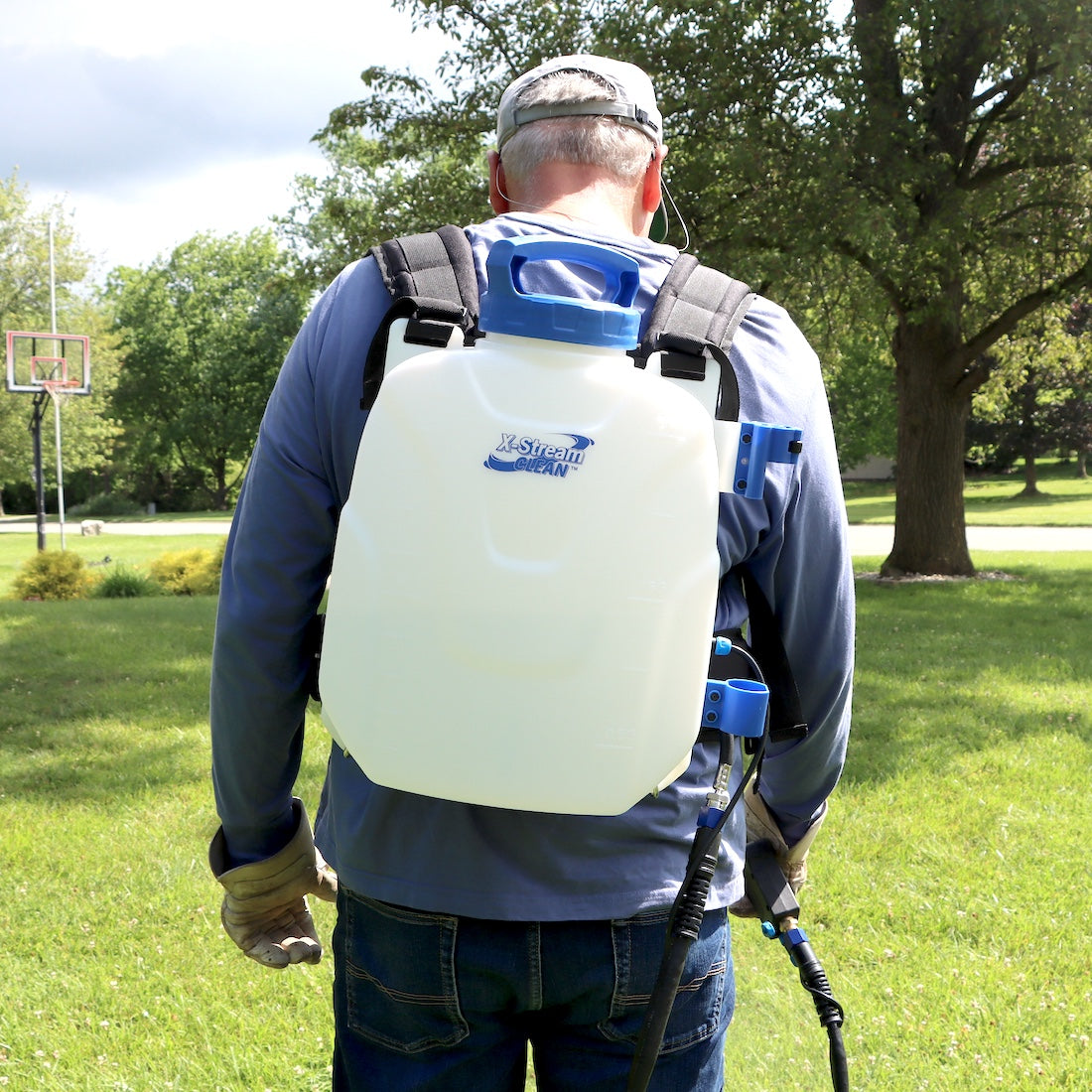 Power Sprayers For Insect Battery Powered Sprayers for Pest Control Technicians | FlowZone®