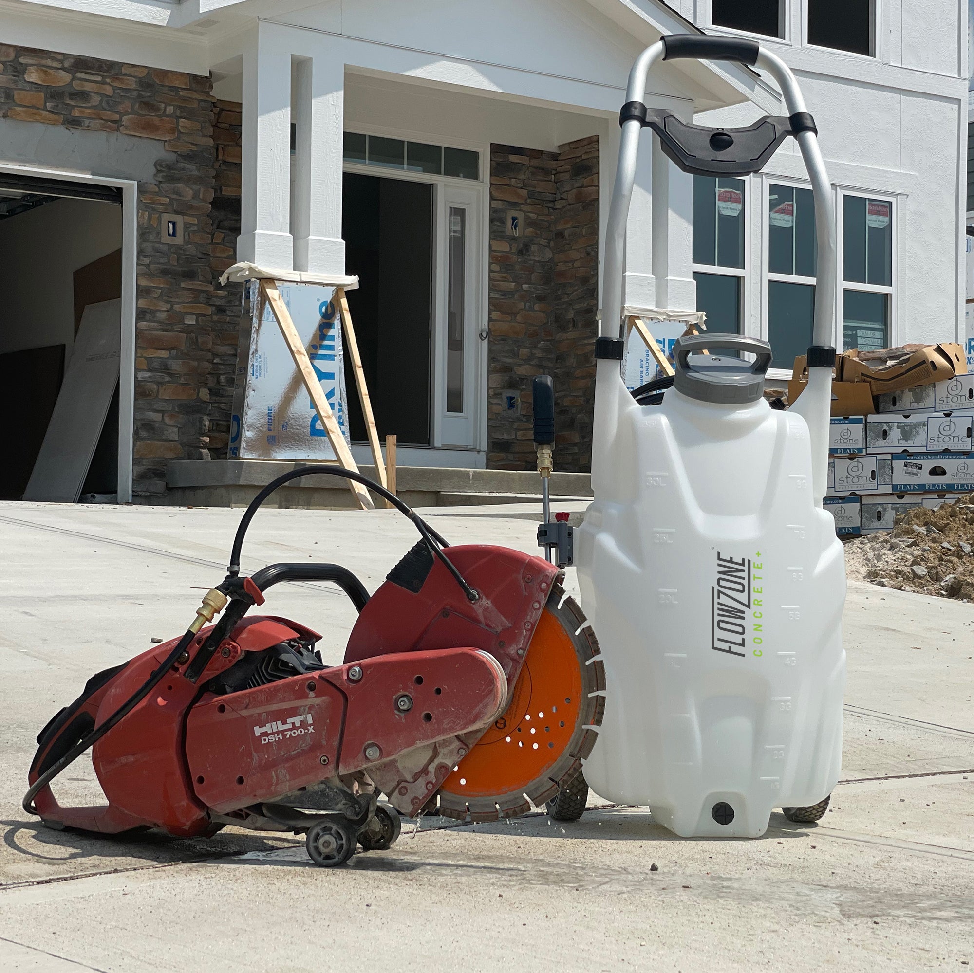 Concrete+ Monsoon 2.5 5-Position Variable Pressure Battery Rolling Sprayer (9-Gallon)