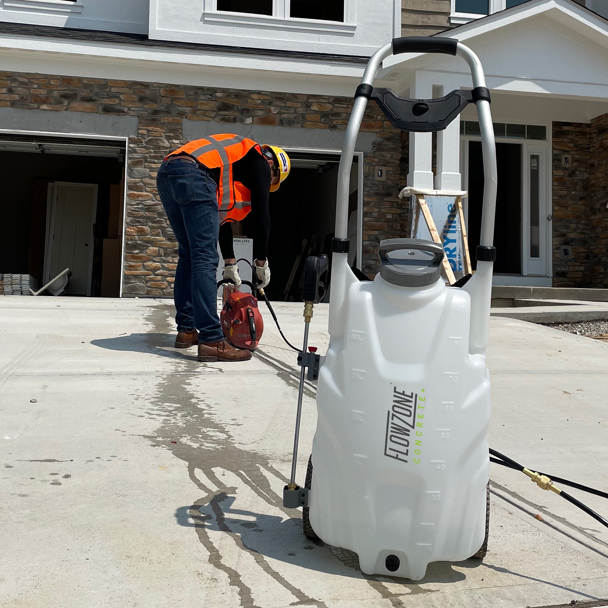 Concrete+ Monsoon 2.5 5-Position Variable Pressure Battery Rolling Sprayer (9-Gallon)